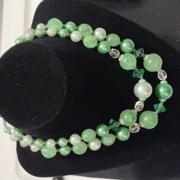 Vintage Japan Silver Tone Green Lucite Bead Necklace - Picture 1 of 4